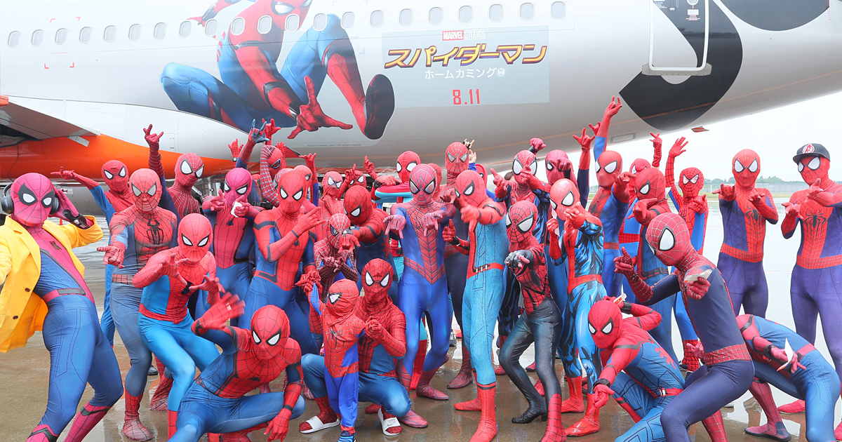 イベント写真：40名のスパイダーマンが記念撮影